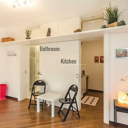 Mar9, Elegant Studio In The City Center